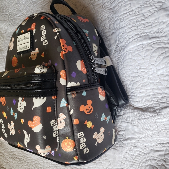 DISNEY Parks Loungefly Halloween Mickey Treats Snacks Backpack 2020 - Picture 7 of 7